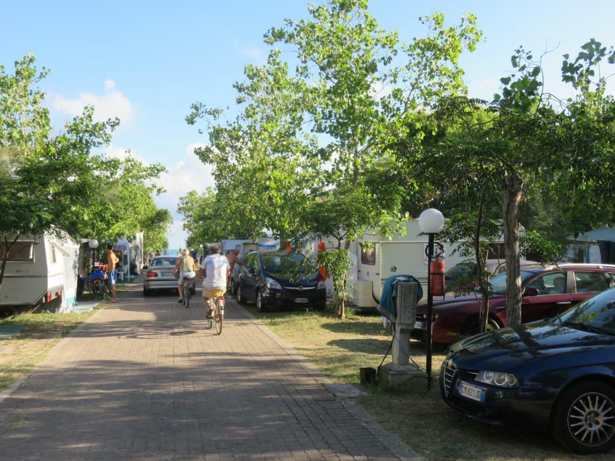 Centro Turistico La Perla Del Gargano Hotel Foce Varano Eksteriør billede