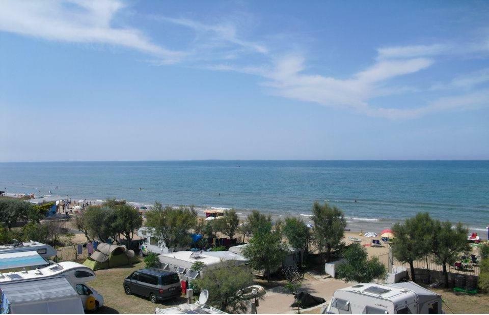 Centro Turistico La Perla Del Gargano Hotel Foce Varano Eksteriør billede