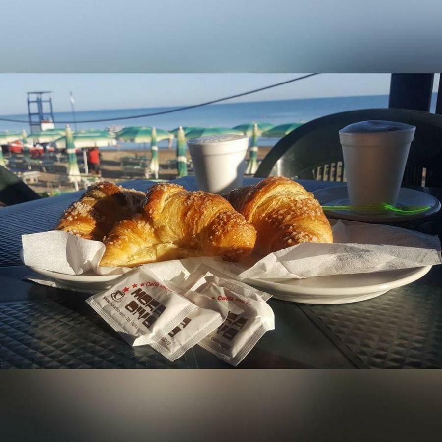 Centro Turistico La Perla Del Gargano Hotel Foce Varano Eksteriør billede